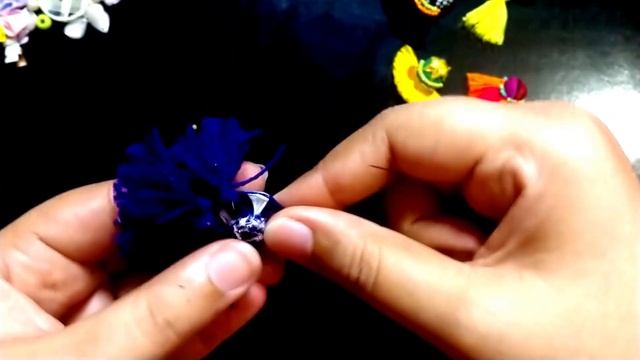 Making Fabric Button |Tassel Button | kapry ke button banany Ka tarika смотреть онлайн