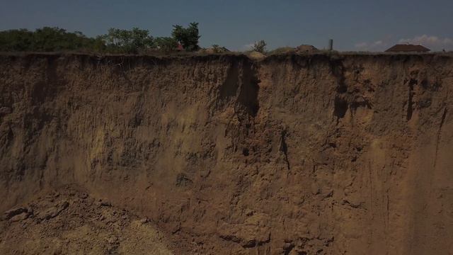 Под Одессой у села Санжейка сошел еще один крупный оползень смотреть онлайн