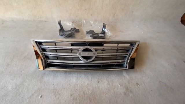 Nissan Sentra B17 Решетка радиатора