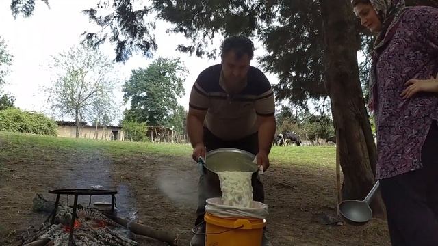 Cheese Making - How To Make Homemade Cheese and Yogurt From Fresh Cow's Milk - IRAN Village Vlog смотреть онлайн