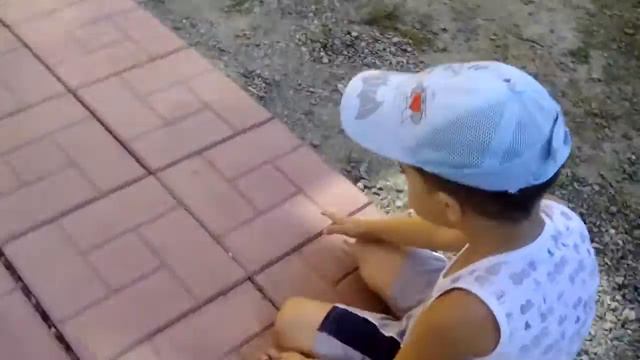 Второе видео Я спас своего брата от монстра которому он самый стал смотреть онлайн