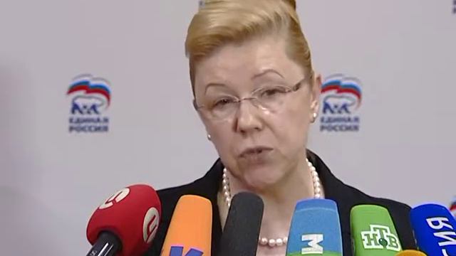 Елена Мизулина. Пресс-подход после расширенного заседания Комитета по вопросам семьи смотреть онлайн