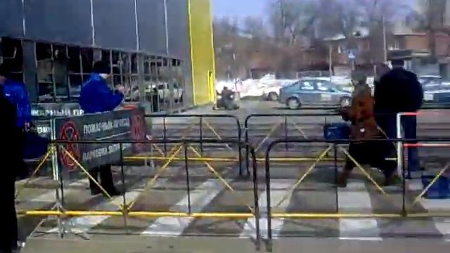 Очередь на открытии магазина SelGros в Волгограде смотреть онлайн