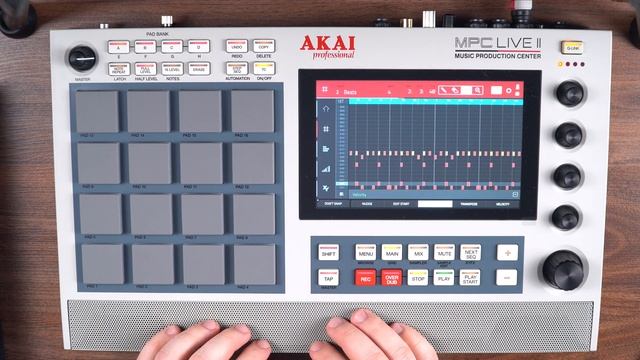 AKAI MPC LIVE 2 RETRO EDITION REVIEW, ОБЗОР, Сэмплирование на MPC, обучение | Написать бит на AKAI смотреть онлайн