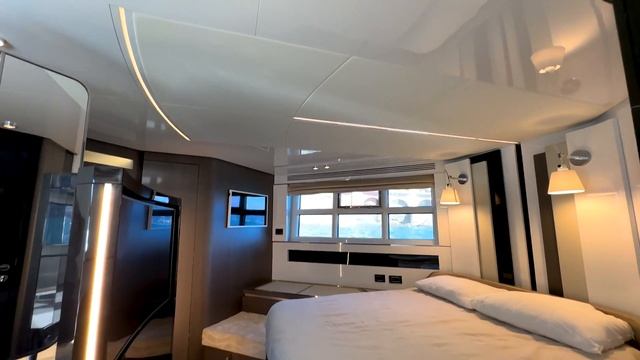 €2'550'000 - 2020 Azimut S7 ‘Seven Pearls'  - For Sale