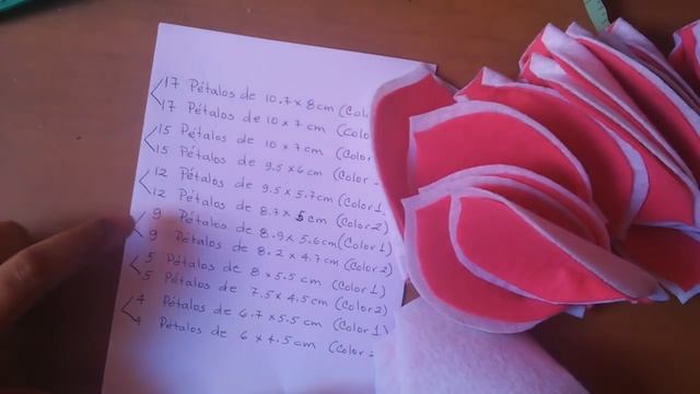 Cojín decorado con flor de fieltro смотреть онлайн