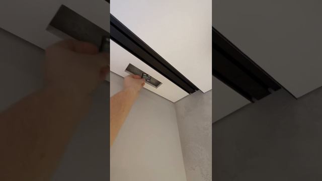 Умный гаджет для освещения 😱😱😱 #натяжнойпотолок #освещение #умныйдом смотреть онлайн