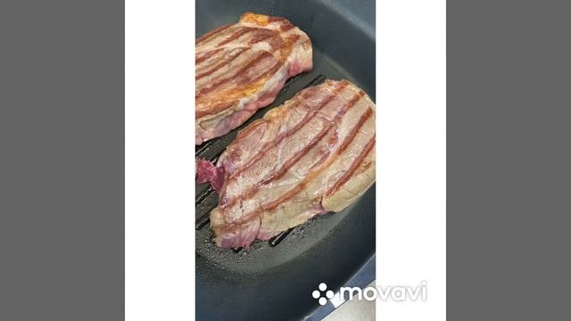 Чак Ролл стейк из мраморной говядины прожарки Medium ?? смотреть онлайн