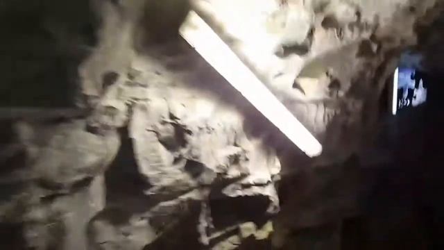 Пещера в горе на высоте 3029 метров, Kitzsteinhorn. Глетчер (ледник) смотреть онлайн