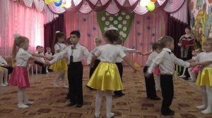 Танец с телефонами: (Простая девчонка по имени Оля)