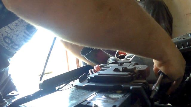 Замена рамки радиатора - телевизора Volkswagen Polo 5 рестайлинг Поло седан смотреть онлайн