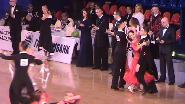 Гасанов Илья - Раевская Людмила Чемпионат РТС Молодежь-1 Стандарт 1/2 Квикстеп смотреть онлайн