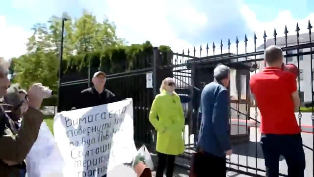 Канал новости В Киеве блокировали офис нардепа регионала Васи Хмельницкого смотреть онлайн