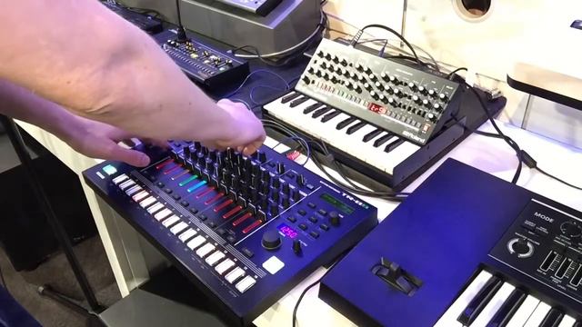 Roland TR-8S - How Is It Different To The TR-8? with David Ahlund смотреть онлайн