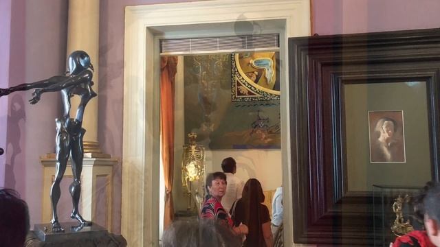 Salvador Dalí Museum in Figueres, Catalunya смотреть онлайн