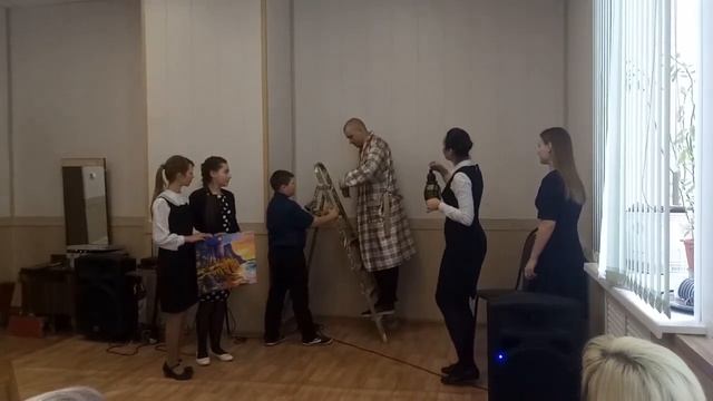 Как дядюшка Поджер вешал картину. смотреть онлайн