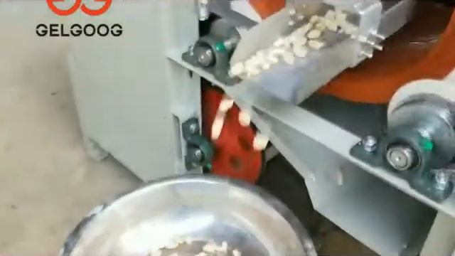 оборудование/станок/ Машина для влажной очистки арахиса//оборудование/станок/для очистки арахиса смотреть онлайн