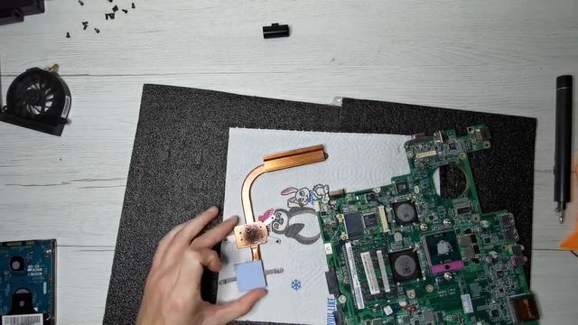 ? Benq Joybook A53 törött bekapcsoló gomb javítása / Benq Joybook A53 dissasembly, power button fix смотреть онлайн