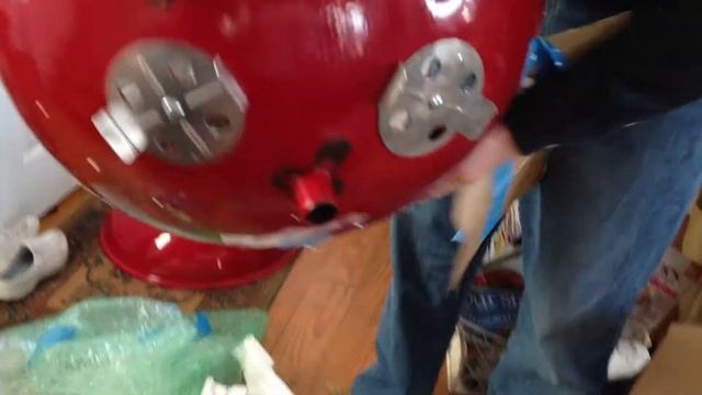 Weber Red Kettle Unboxing смотреть онлайн