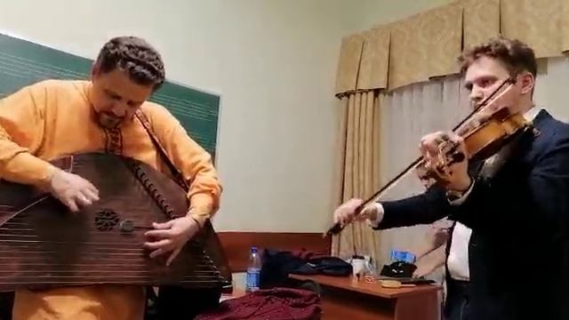 Гусли и скрипка. Импровизация в консерватории. смотреть онлайн