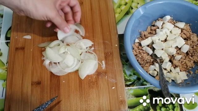 Легкий и вкусный салат с горбушей.Идеально подойдет при диабете и похудении. смотреть онлайн