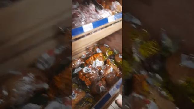 в АТБ хлеб вчерашний, люди хотят сегодняшний и там есть дешовый. А эти твари и подонки не вывозят