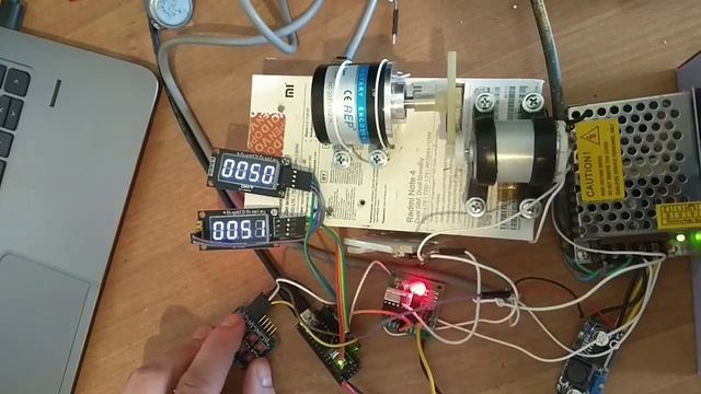 Регулятор частоты вращения коллекторного двигателя с слежение за фазой