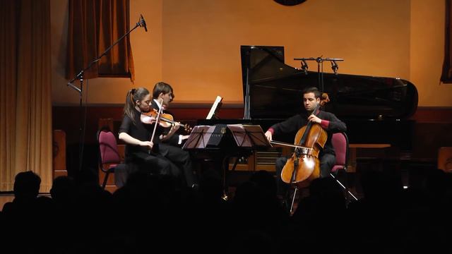 W.A. Mozart, Piano Trio in G major, K.564 (No.6), (Young Musicians on World Stages) смотреть онлайн