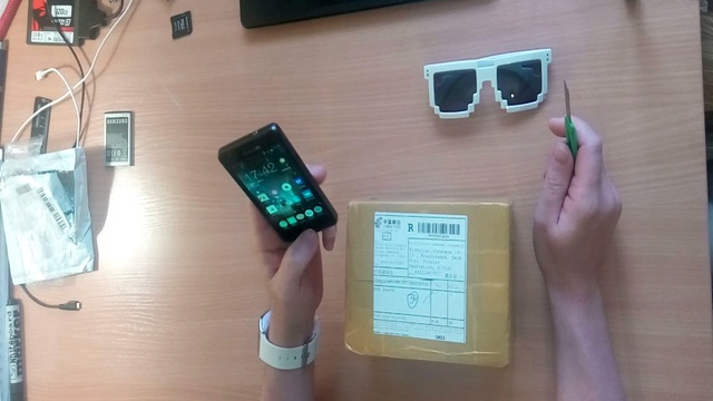 Очки 8-bit и системная плата для Samsung Galaxy SII смотреть онлайн