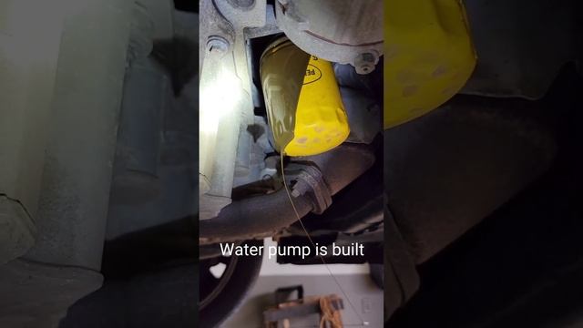 Bad Water Pump! Coolant Leaking Into Engine. #automotive #mechanic #waterpump #ford смотреть онлайн