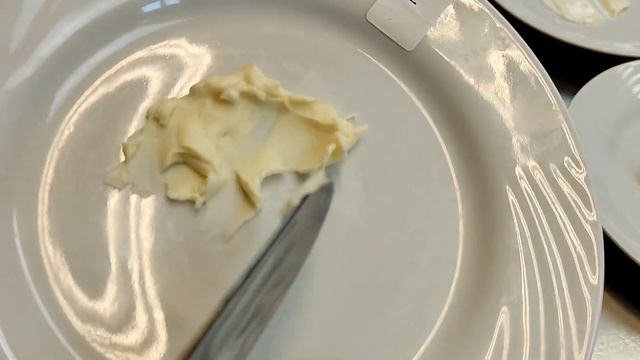 ПЛАВЛЕННЫЙ СЫР магазинный vs домашний / какой вкуснее? смотреть онлайн