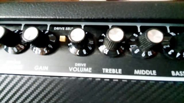 Fender Frontman 15R смотреть онлайн