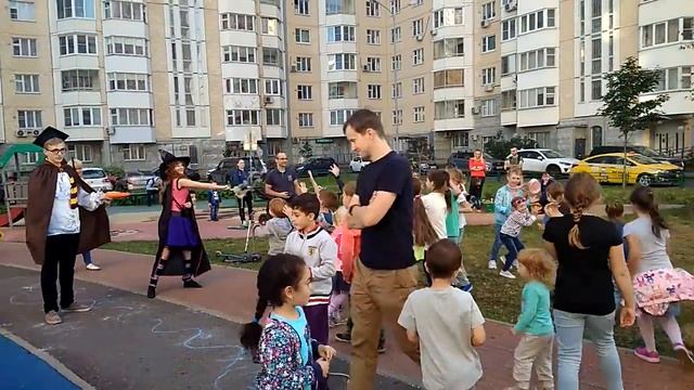 Волшебными опытами порадовали юных жителей «ВК Комфорт» и «Росгосстрах» смотреть онлайн