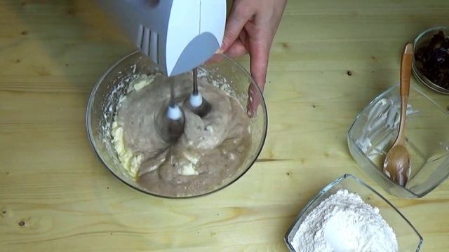 Медовый кекс с грецкими орехами финиками и бананами смотреть онлайн