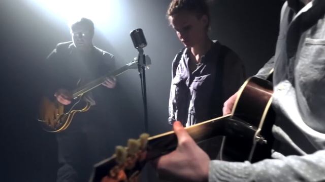 Sunny Cover смотреть онлайн