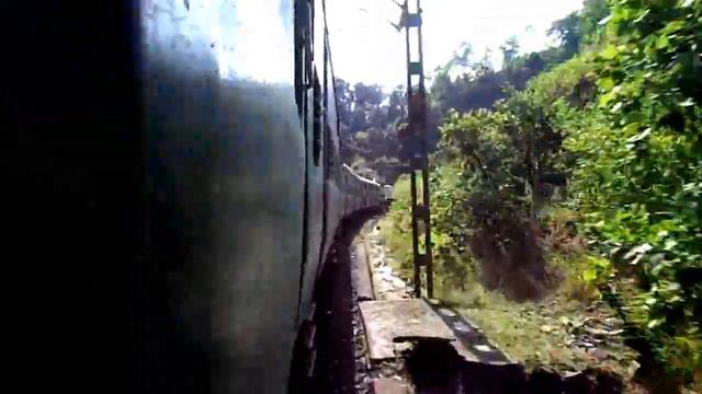 The Electrified Konkan : Shiny WAP7 enjoys the continuous Tunnels & Viducts of Madhya Pradesh смотреть онлайн
