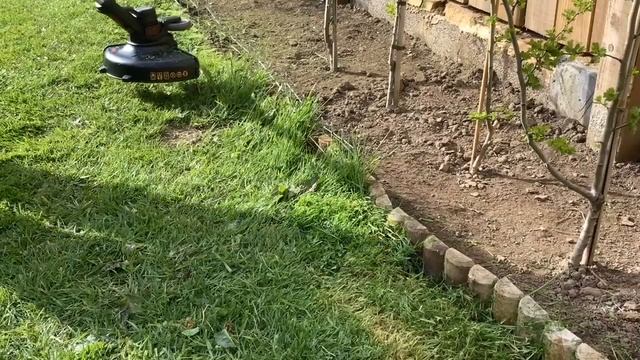 BLACK+DECKER Cordless 28 cm String Grass Trimmer 2.0Ah Lithium Ion Battery Black Unboxing & Review смотреть онлайн