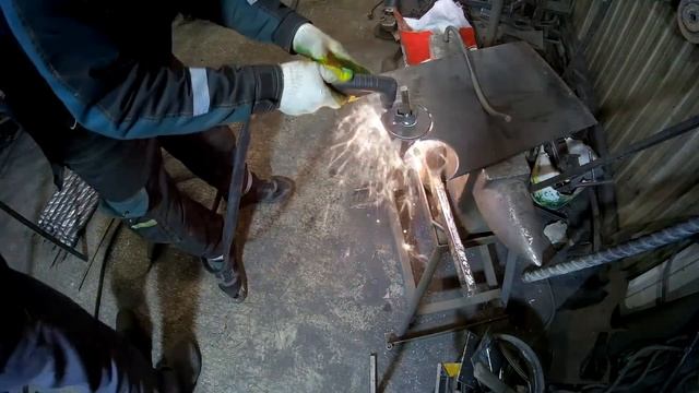 Простое приспособление для изготовления круглых пяток для столбов! смотреть онлайн