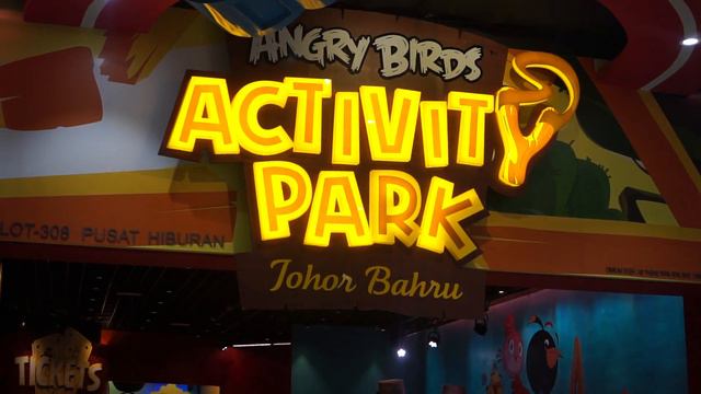 At the playground outside Angry Birds Activity Park in Johor Bahru смотреть онлайн