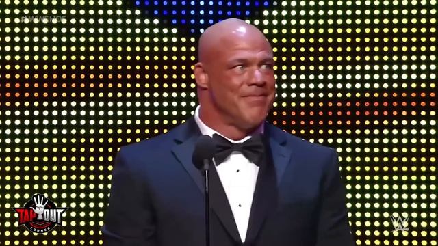 WWE Wrestlers Hitting Their Moves in Public смотреть онлайн