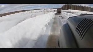 Русский парень от пуль не бежит