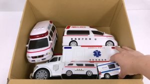 救急車のミニカー走る！緊急走行テスト。坂道走る☆Ambulance minicar runs in an emergency! Slope driving test