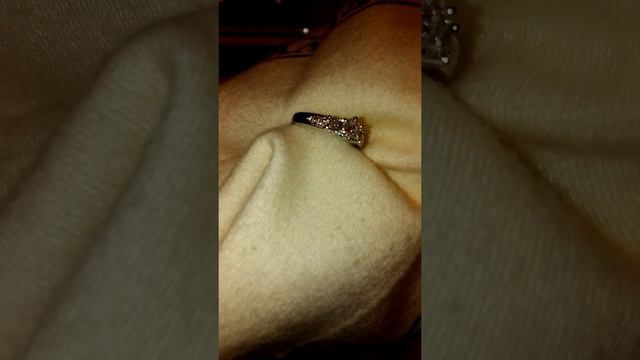 Round Cut Diamond Engagement Ring смотреть онлайн