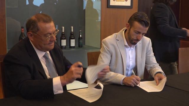 Presentació Luis García com a nou entrenador del Juvenil A смотреть онлайн