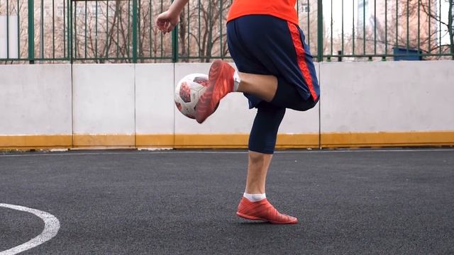 5 ЭФФЕКТНЫХ СПОСОБОВ ПОДНЯТЬ МЯЧ | FLICK UPS TUTORIAL