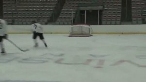 Хоккей.Техника катания Защитников у синей линии.