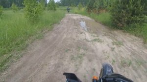 Yamaha Serow 250 и Yamaha XT 400 на кроссовой трассе. Пусти "козла" в огород