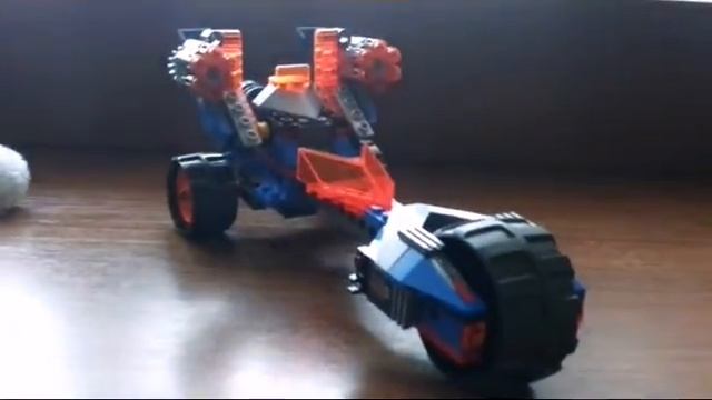 Оброз лего Nexo Knights "Грозовой мотоцикл Мейси" смотреть онлайн