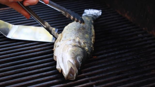 How to Grill and Eat a Whole Fish (Branzino) смотреть онлайн