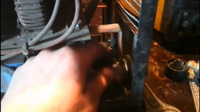 Замена байонетных гнезд на сварочном инверторе Replacing the bayonet socket on the welding inverte смотреть онлайн